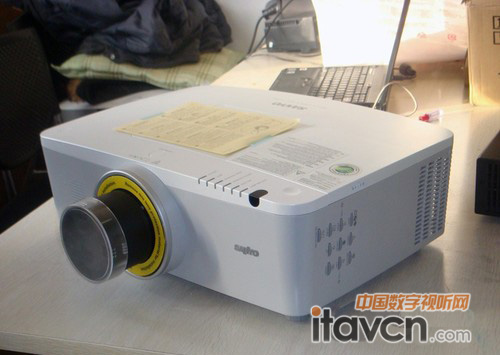 三洋 PLC-XM1500C投影機